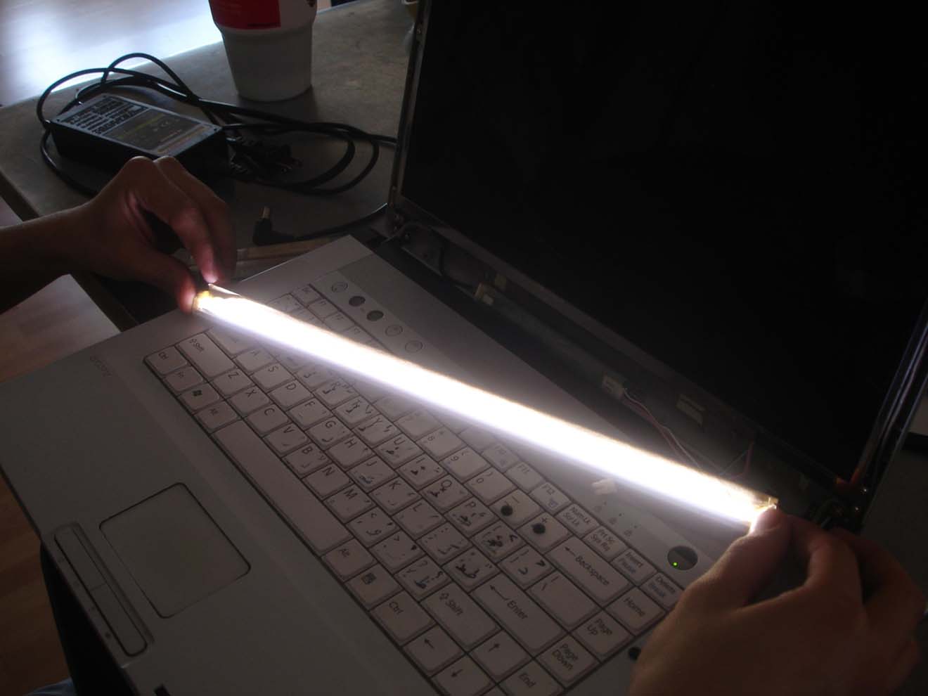 Замена и ремонт подсветки экрана ноутбука в Электростали